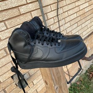 10.5 Extra Shoe strings comes with box